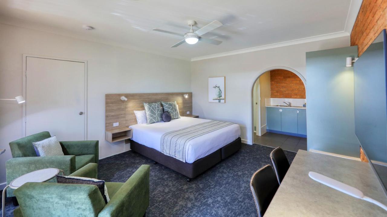 Hamilton Henry Parkes Motor Inn Екстериор снимка