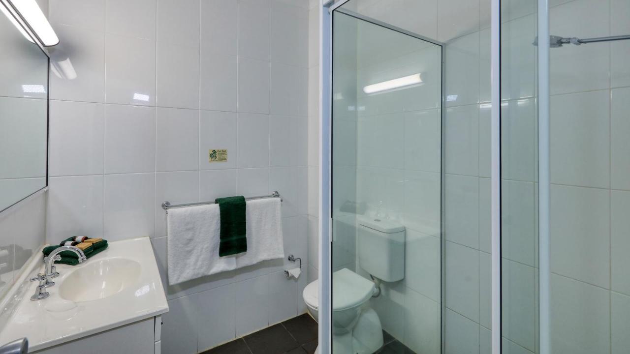 Hamilton Henry Parkes Motor Inn Екстериор снимка