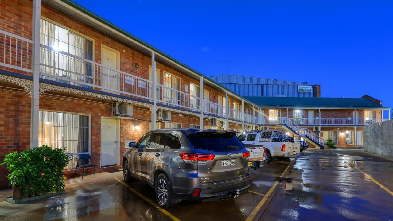 Hamilton Henry Parkes Motor Inn Екстериор снимка