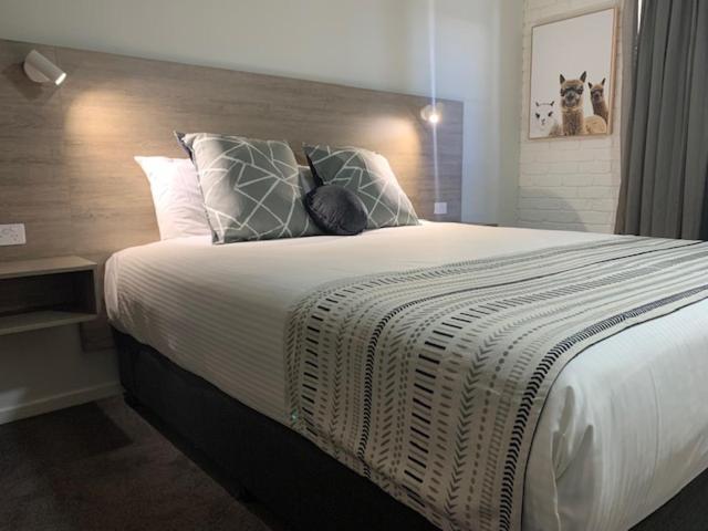 Hamilton Henry Parkes Motor Inn Екстериор снимка