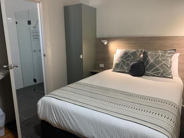 Hamilton Henry Parkes Motor Inn Екстериор снимка